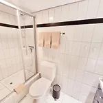 Mom - Alpine Boutique Apartments, Romantica, Near Terminal * جريندلوالد
