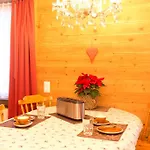 Mom - Alpine Boutique Apartments, Romantica, Near Terminal