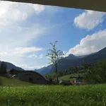 شقة Mom - Alpine Boutique Apartments, Romantica, Near Terminal *
