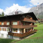 Mom - Alpine Boutique Apartments, Romantica, Near Terminal *