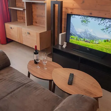 Mom - Alpine Boutique Apartments, Romantica, Near Grindelwald Terminal Lägenhet