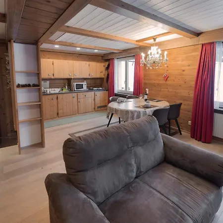 Mom - Alpine Boutique Apartments, Romantica, Near Grindelwald Terminal Lägenhet *