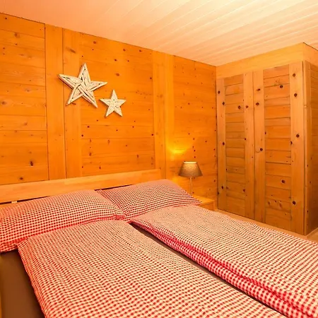 Mom - Alpine Boutique Apartments, Romantica, Near Terminal Appartamento