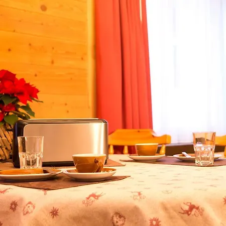 Appartamento Mom - Alpine Boutique Apartments, Romantica, Near Terminal *