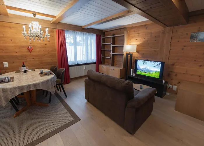 Mom - Alpine Boutique Apartments, Romantica, Near Terminal