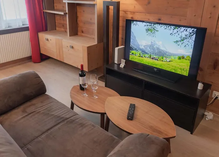 Mom - Alpine Boutique Apartments, Romantica, Near Grindelwald Terminal Lägenhet