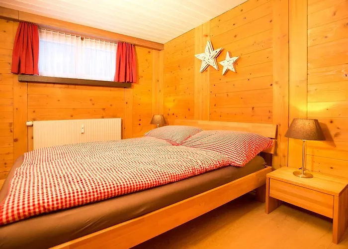 Mom - Alpine Boutique Apartments, Romantica, Near Terminal