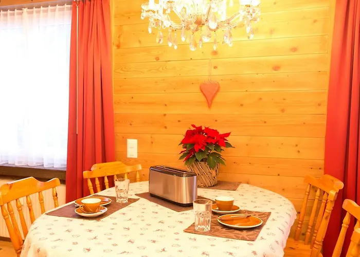 Mom - Alpine Boutique Apartments, Romantica, Near Grindelwald Terminal